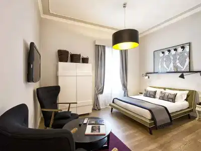 The Independent Suite - 5
