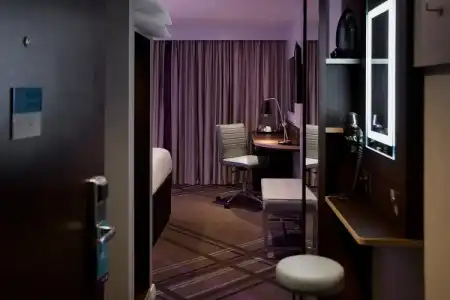 Premier Inn London County Hall - 6