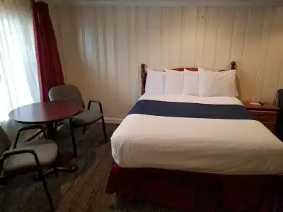 The Tides Motel - 2