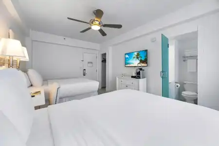 Beacon South Beach - 39