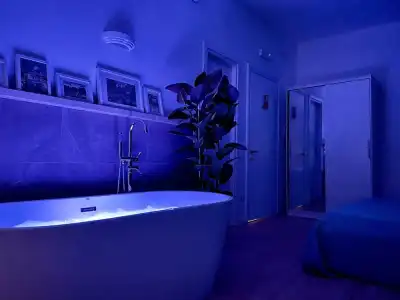 Le Coq Suites - 80
