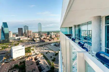 W Dallas - 48