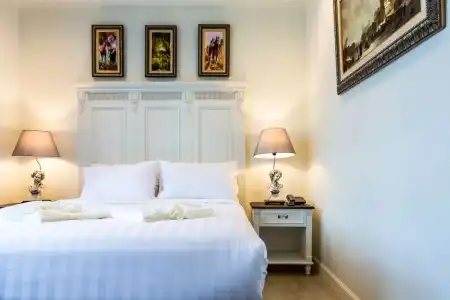 Merchant Villa - 60