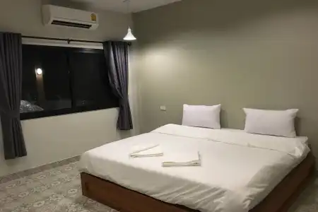 Warm Well Hostel Kanchanaburi - 4