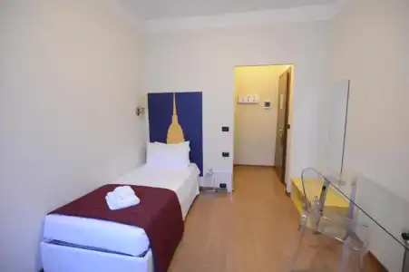 Tourist - 25
