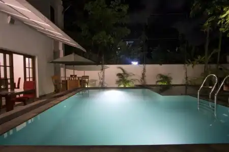 Ellen's Place - 17