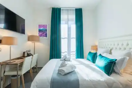 Hôtel Nice Azur Riviera - 81