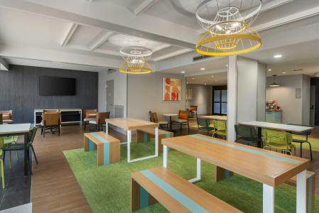 Spark by Hilton Atlanta Airport South College Park - 29