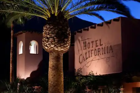 California - A Town & Desert Boutique - 14