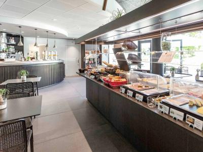 Novotel Suites Geneve Aeroport - 9