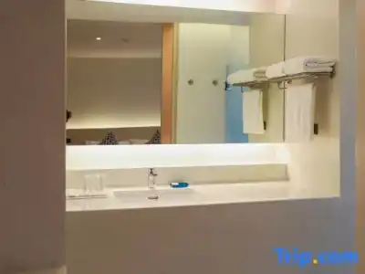 Balcony Seaside Sriracha & Serviced Apartments (SHA Extra Plus) - 202