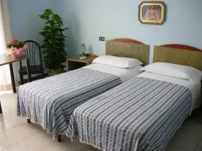 38 Airas - 49