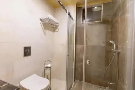 Sapphire Stone House - 13