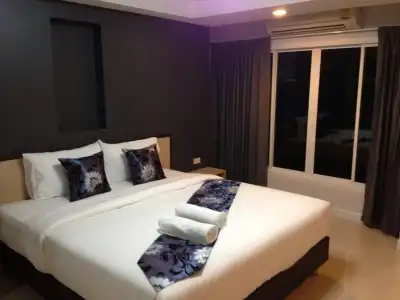 Sukhumvit Suites - 14