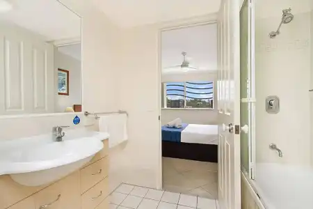 Golden Riviera Beach Resort - 10