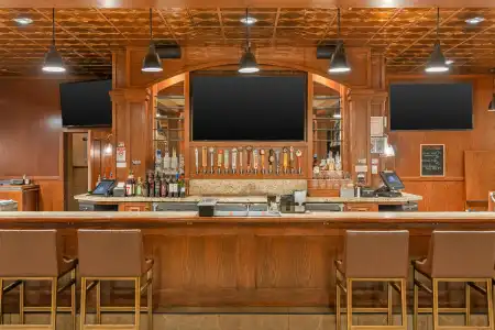 Best Western Plus GranTree Inn - 33