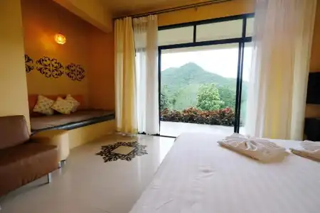 Hi - Scene Resort - 92