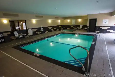 Holiday Inn Express & Suites Topeka West I-70 Wanamaker by IHG - 6