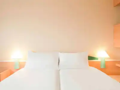 ibis Paris Porte De Montreuil - 35