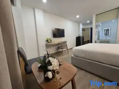 Michael Inn - 64