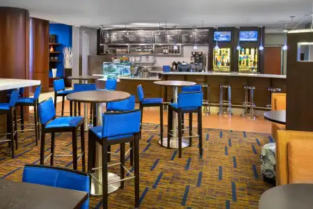 Courtyard by Marriott Boston-South Boston - 20