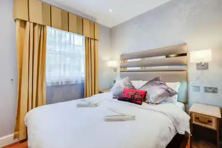 Admiral at Park Avenue - 60