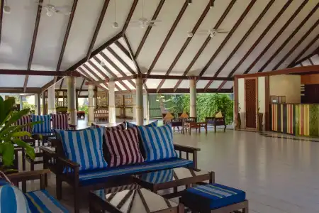 Holiday Island Resort & Spa - 12