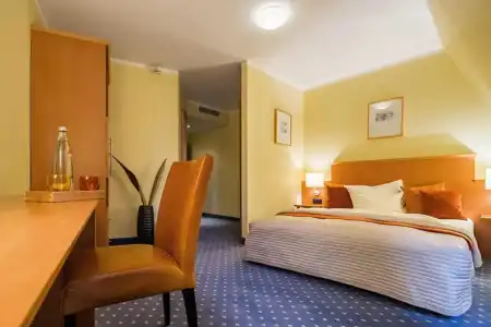 PLAZA INN Koln - 3