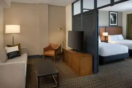 DoubleTree Suites by Hilton Lexington - 53