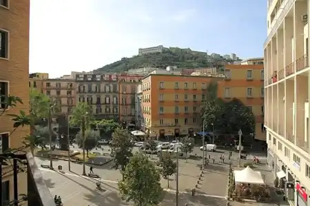 Piazza Carità - 113