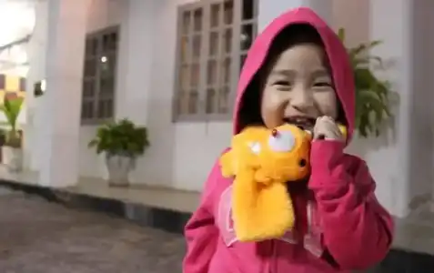 Hoang Yen - 15