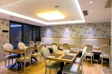 GK Regency Suites - 15