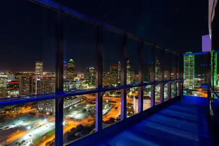 W Dallas - 37