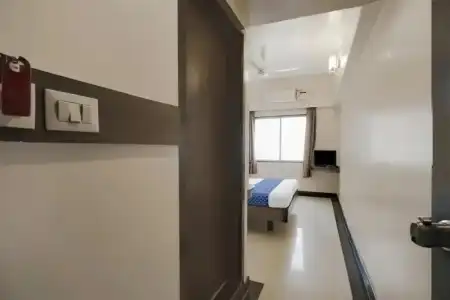 Royal Regency Lodge - 18