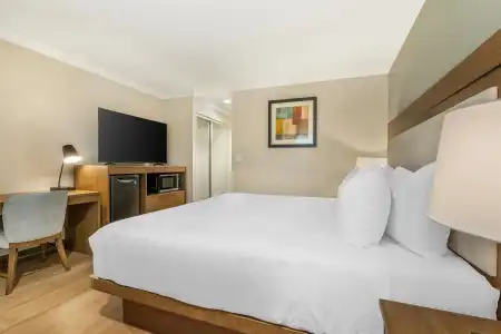 Best Western Plus Burnaby - 41