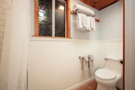 Aloha Junction Bed and Breakfast -Minutes Away from Hawaii Volcanoes National Park - 88
