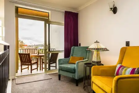 Pebble Beach Motor Inn - 27