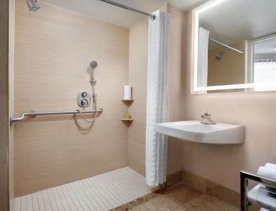 DoubleTree by Hilton Philadelphia Center City - 40
