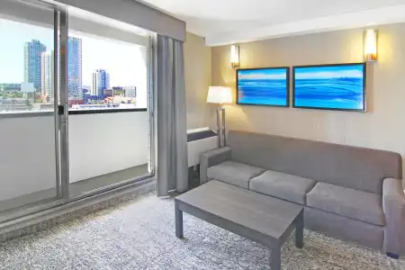 Holiday Inn Express & Suites Calgary by IHG - 32