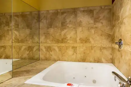 Econo Lodge Inn & Suites Little Rock SW - 42