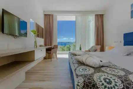 Romana Beach Apartments - 3