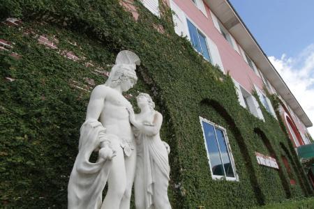Thada Chateau - 37