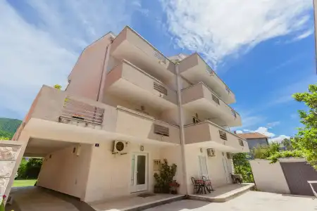 Rosic Tivat Apart-Hotel - 0