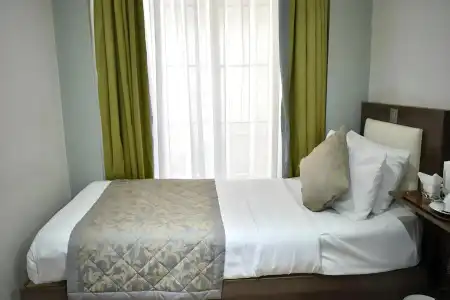 Hyde Park Boutique - 3