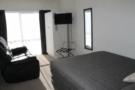 Riverview Motel - 5