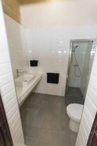 The Burrow Guest House - 90