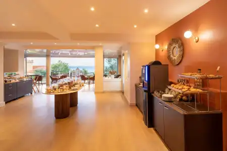 Best Western Plus La Rade - 30
