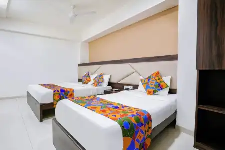 Kamran Residency - Near US Embassy - 26
