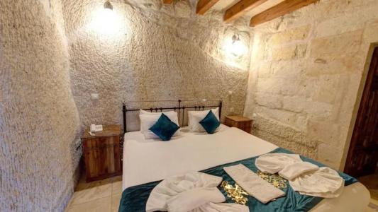 Elegance Cave Suites - 49
