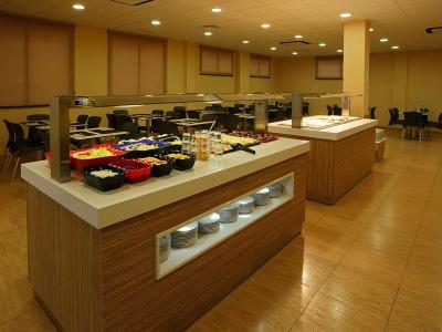 Pins Platja Apartments - 9